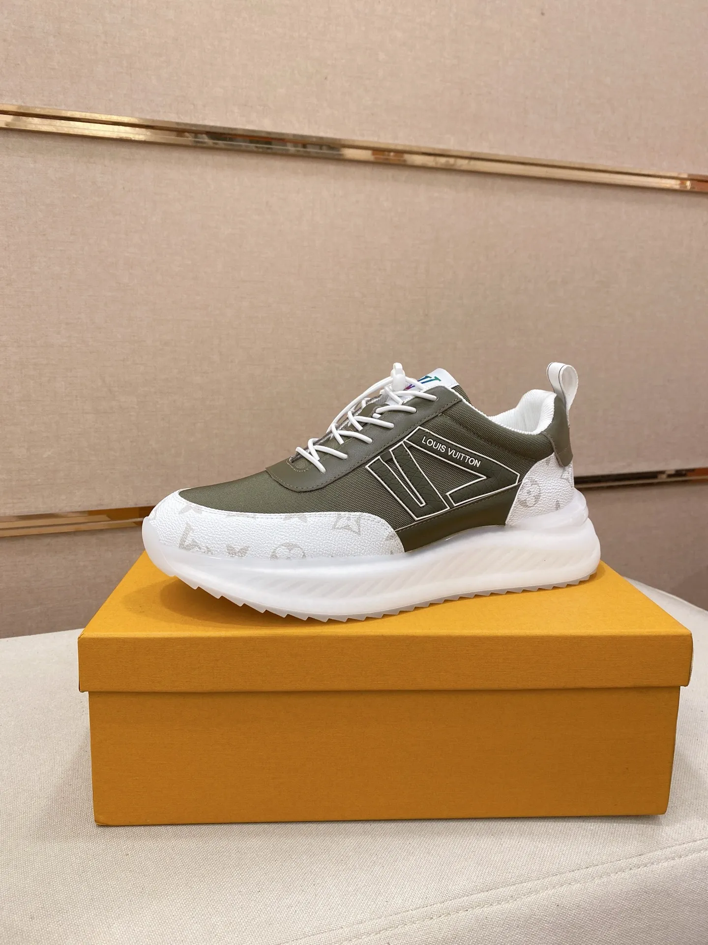 Factory price: 462💰🎉🎉LV~Louis Vuitton trendy men's shoes, new shipments, latest matching, the same style as the official website, super high quality, hot sales of the season [strong][strong][strong]Selected first-layer cowhide, comfortable cowhide lining, original last, comfortable on the feet, wear-resistant rubber outsole, size: 38-44.